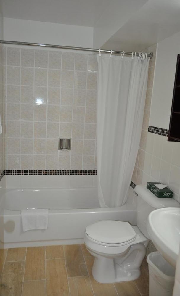 Mai'Ana Airport Plaza Aparthotel Тамунинг Екстериор снимка